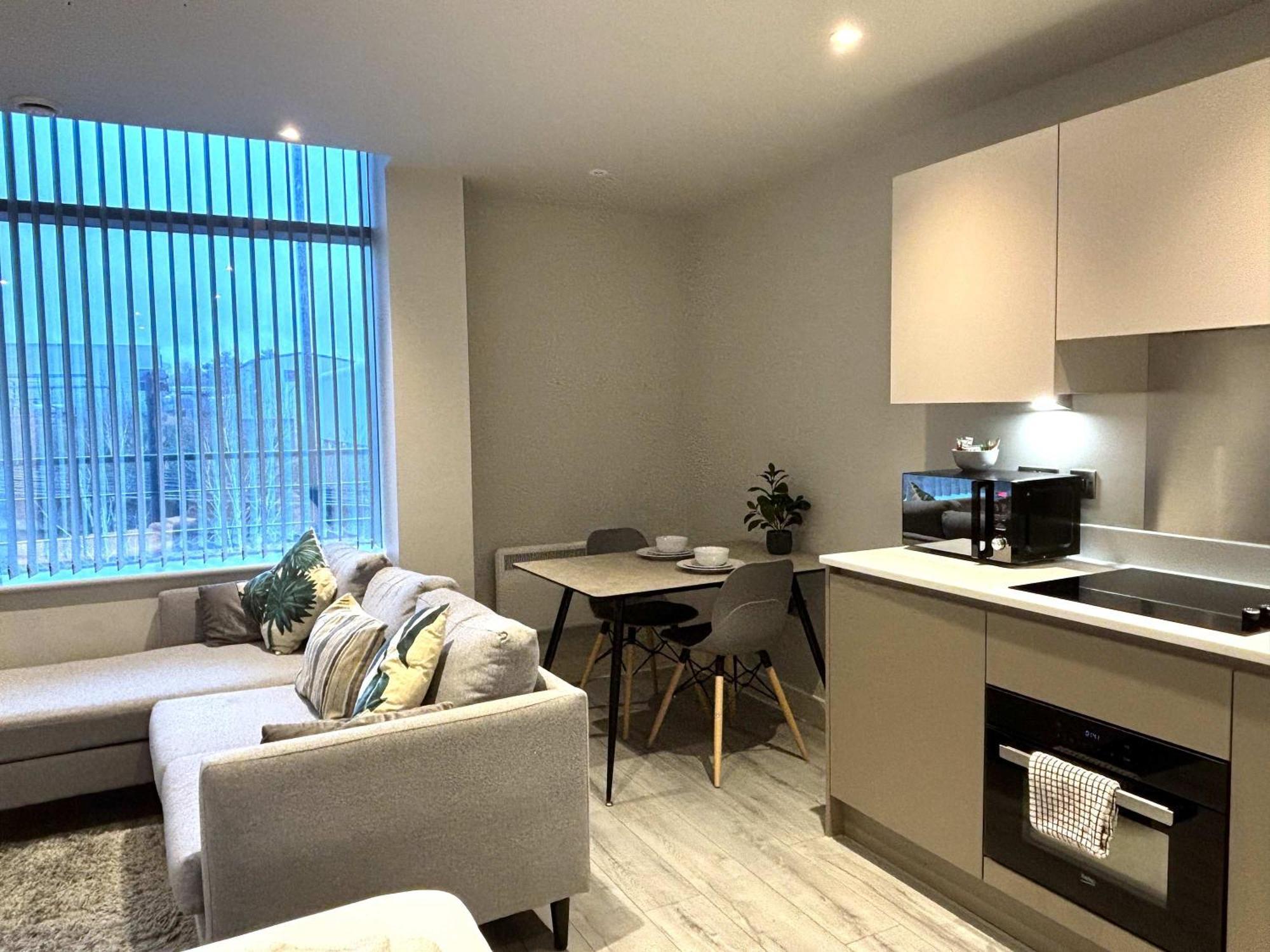 Modern In With Free Parking * Bracknell